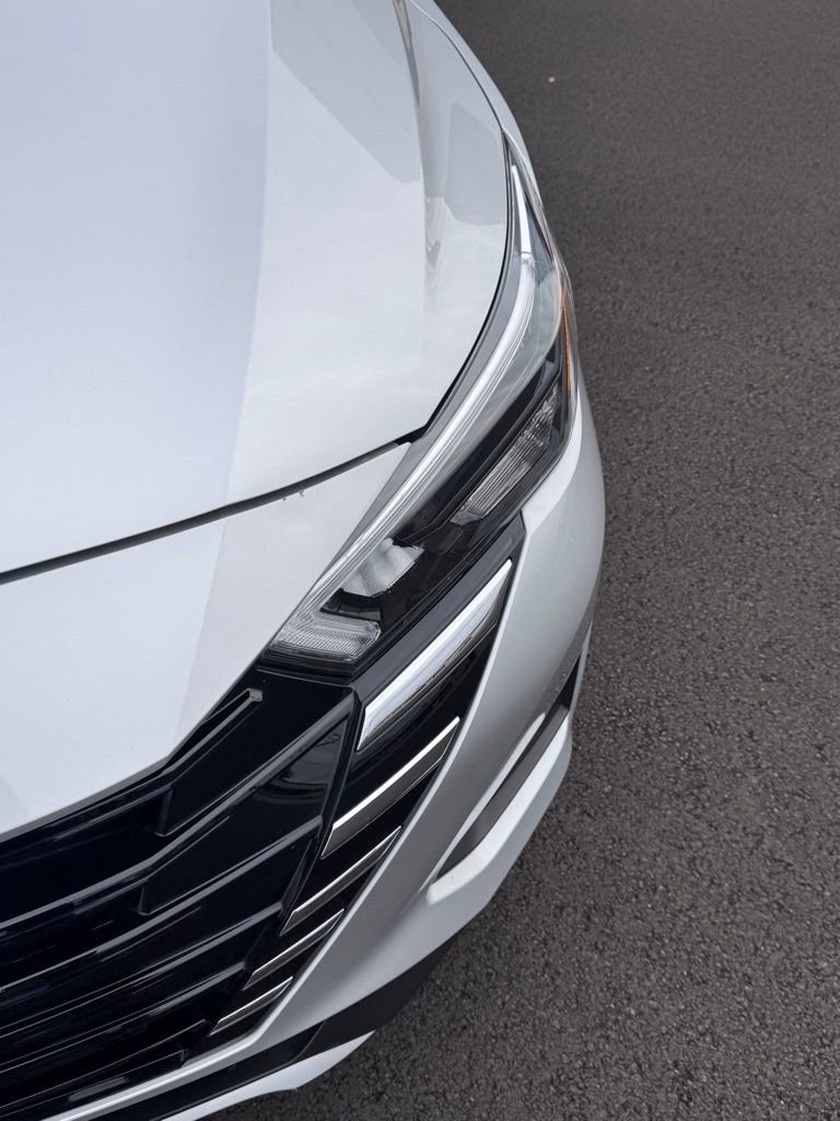 Used 2025 Nissan Versa S w/ Trunk Package image 9