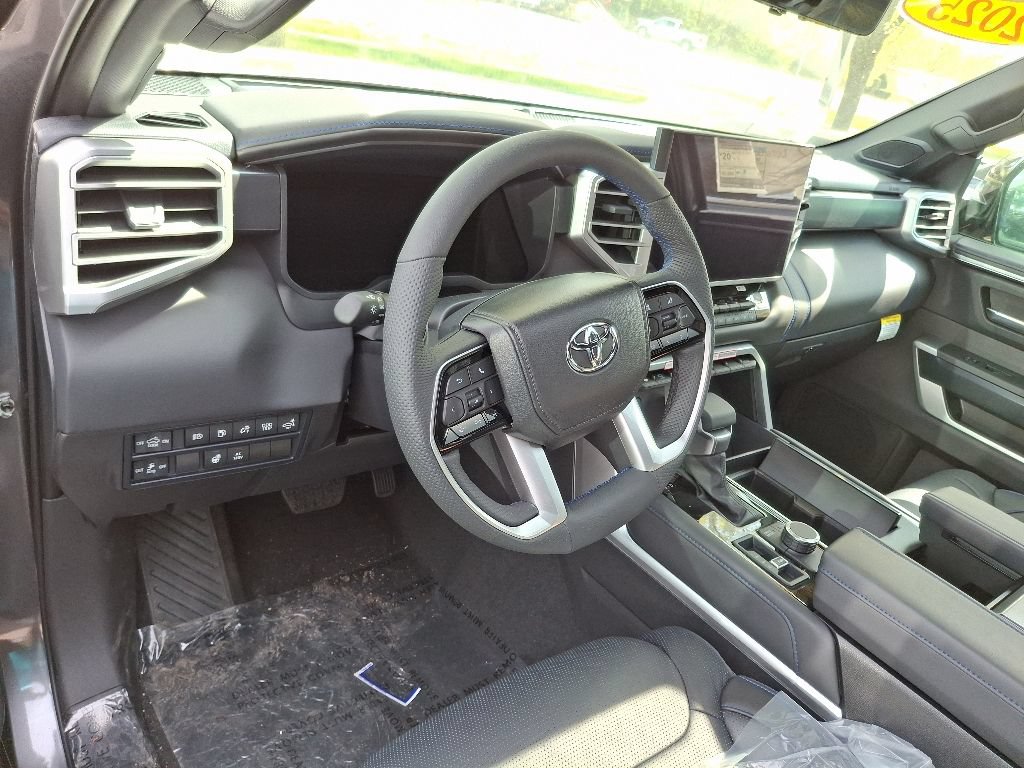 Used 2025 Toyota Tundra Platinum AWD/4WD image 10