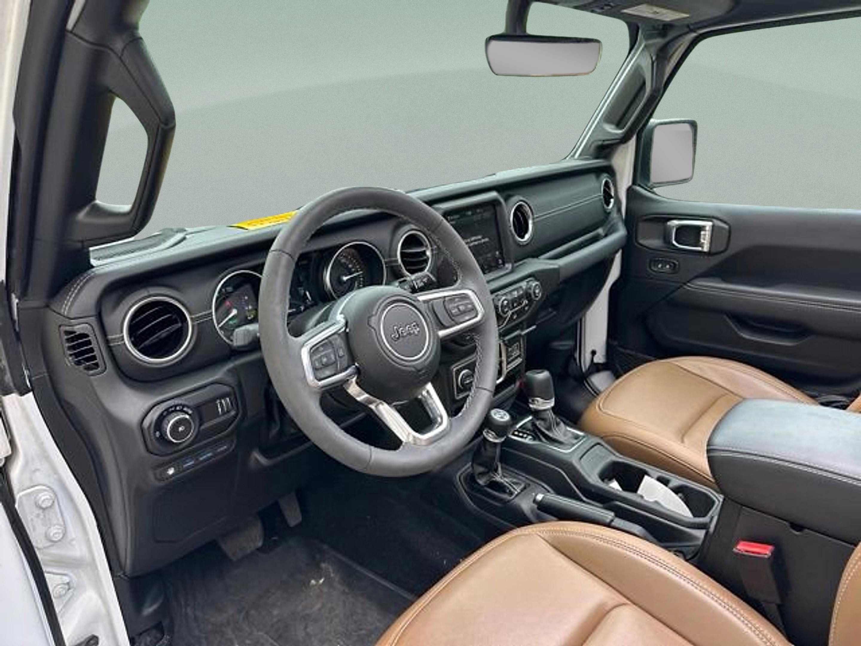 Used 2023 Jeep Wrangler Unlimited Sahara w/ Cold Weather Group AWD/4WD image 11