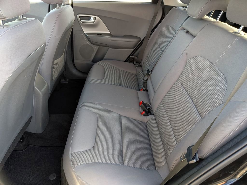 Used 2017 Kia Niro LX image 24