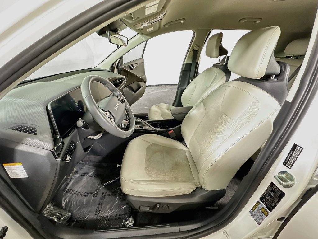 Used 2023 Kia Niro EX FWD image 17