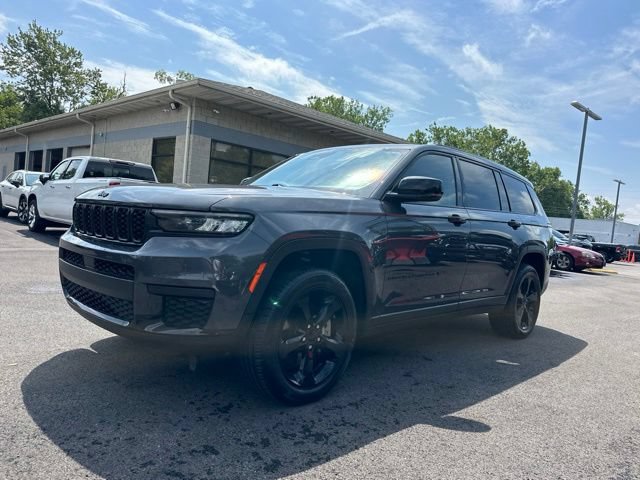 Used 2023 Jeep Grand Cherokee L Laredo AWD/4WD image 22