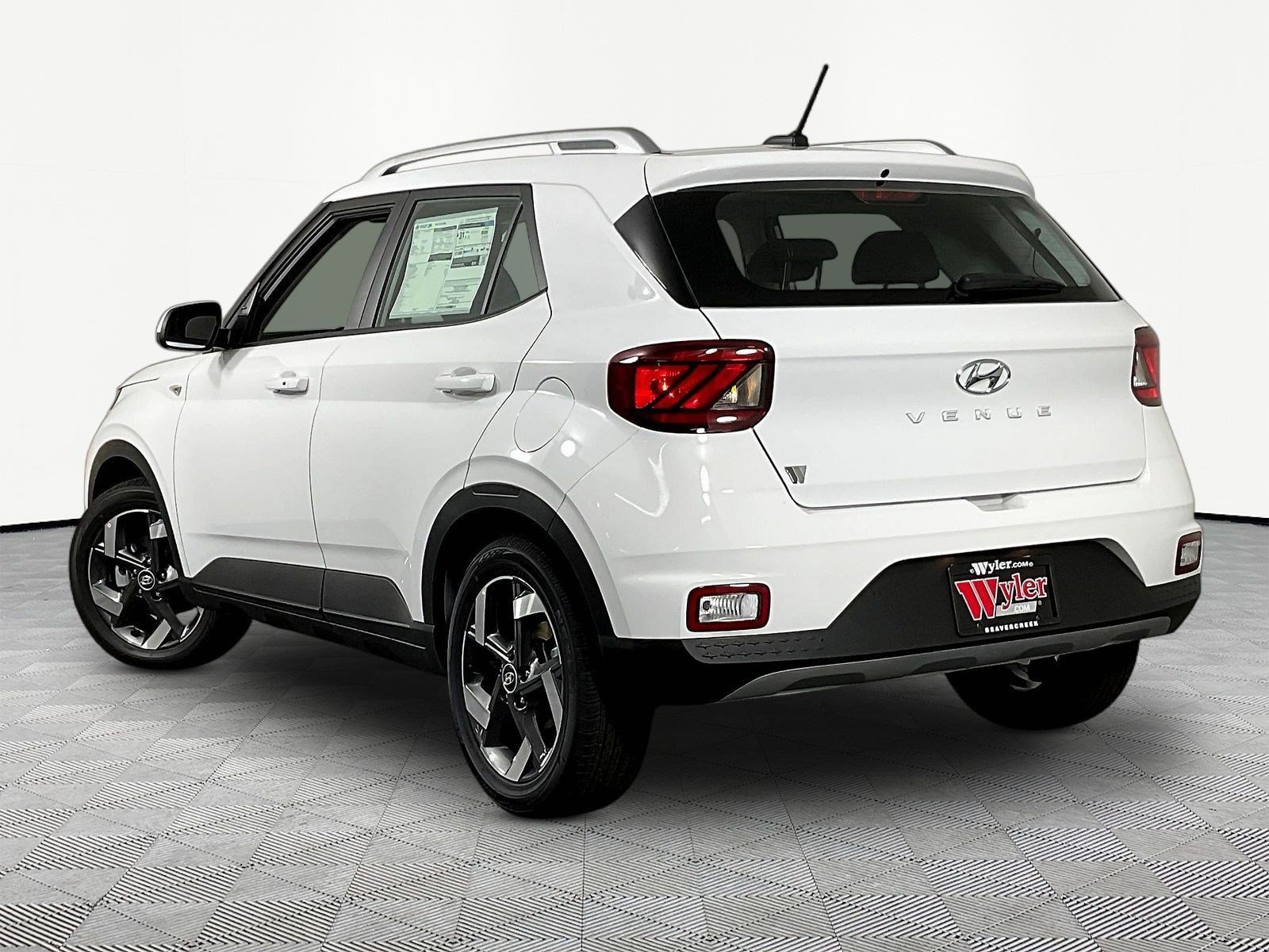 New 2026 Hyundai Venue SEL FWD image 4