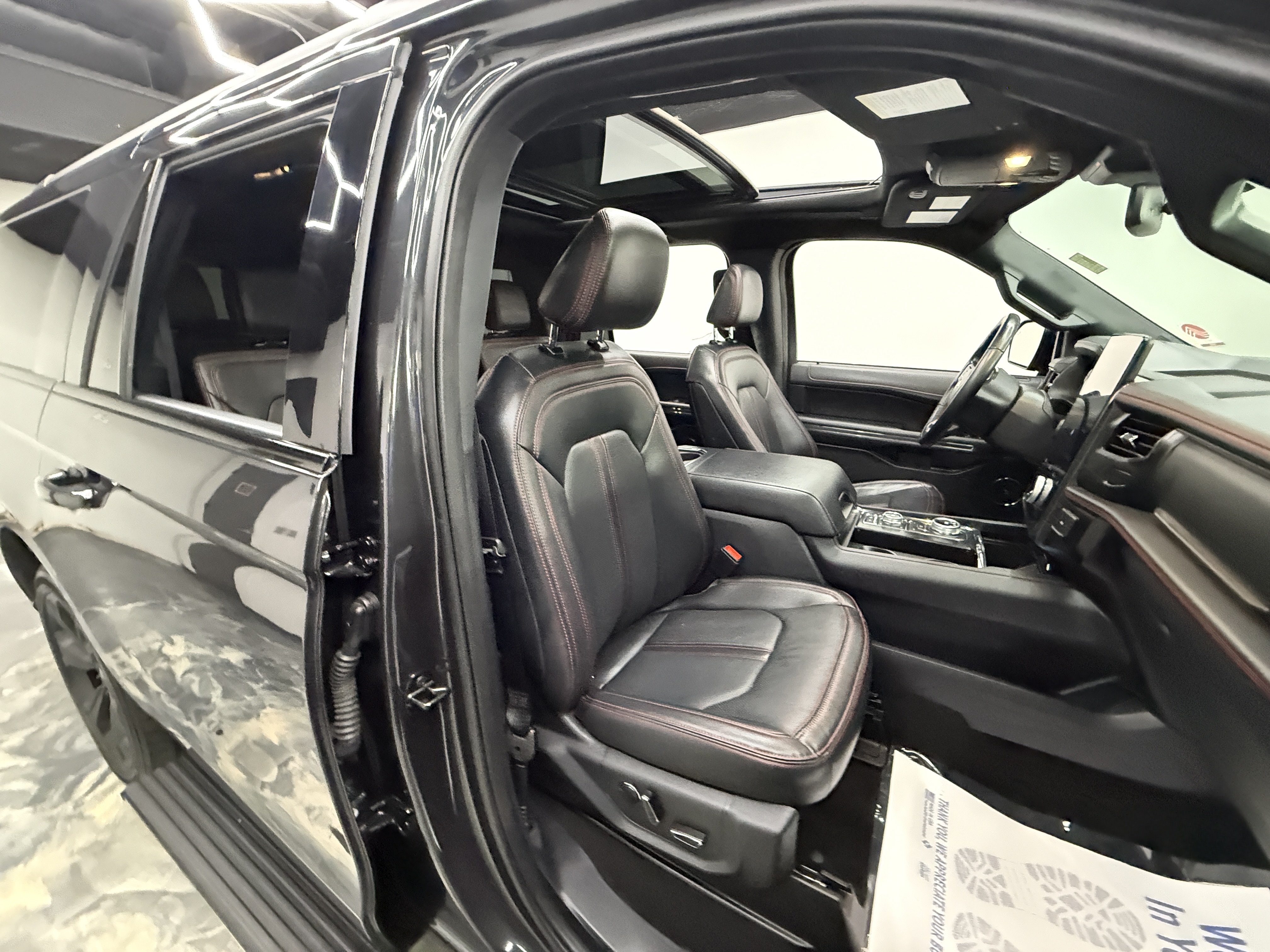 Used 2024 Ford Expedition Max Limited AWD/4WD image 22