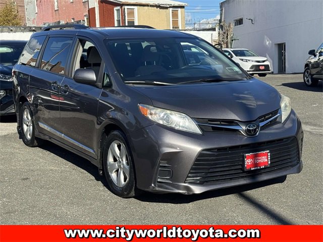 Used 2018 Toyota Sienna LE