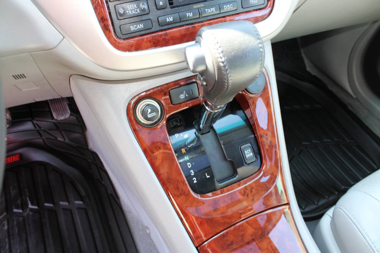 Used 2005 Toyota Highlander Limited image 16