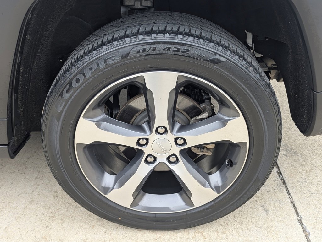 Used 2023 Jeep Grand Cherokee Limited image 16