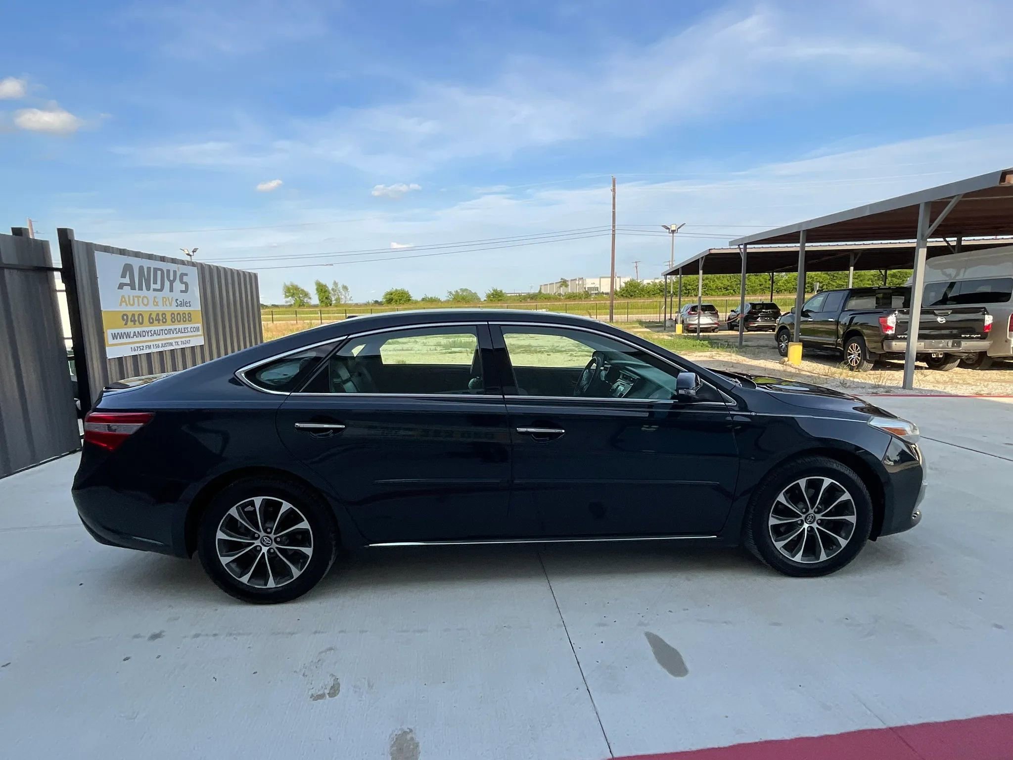 Used 2017 Toyota Avalon XLE Premium w/ All Weather Liner Package FWD image 17