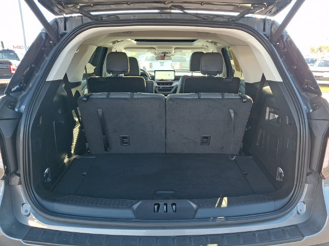 Certified 2025 Ford Explorer Active w/ Active Comfort Package AWD/4WD image 35