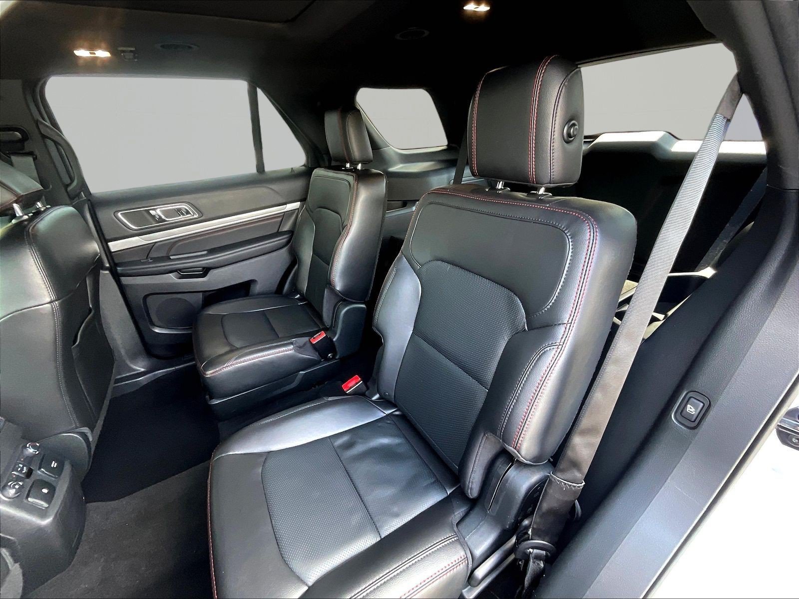 Used 2018 Ford Explorer Sport w/ Equipment Group 401A AWD/4WD image 22