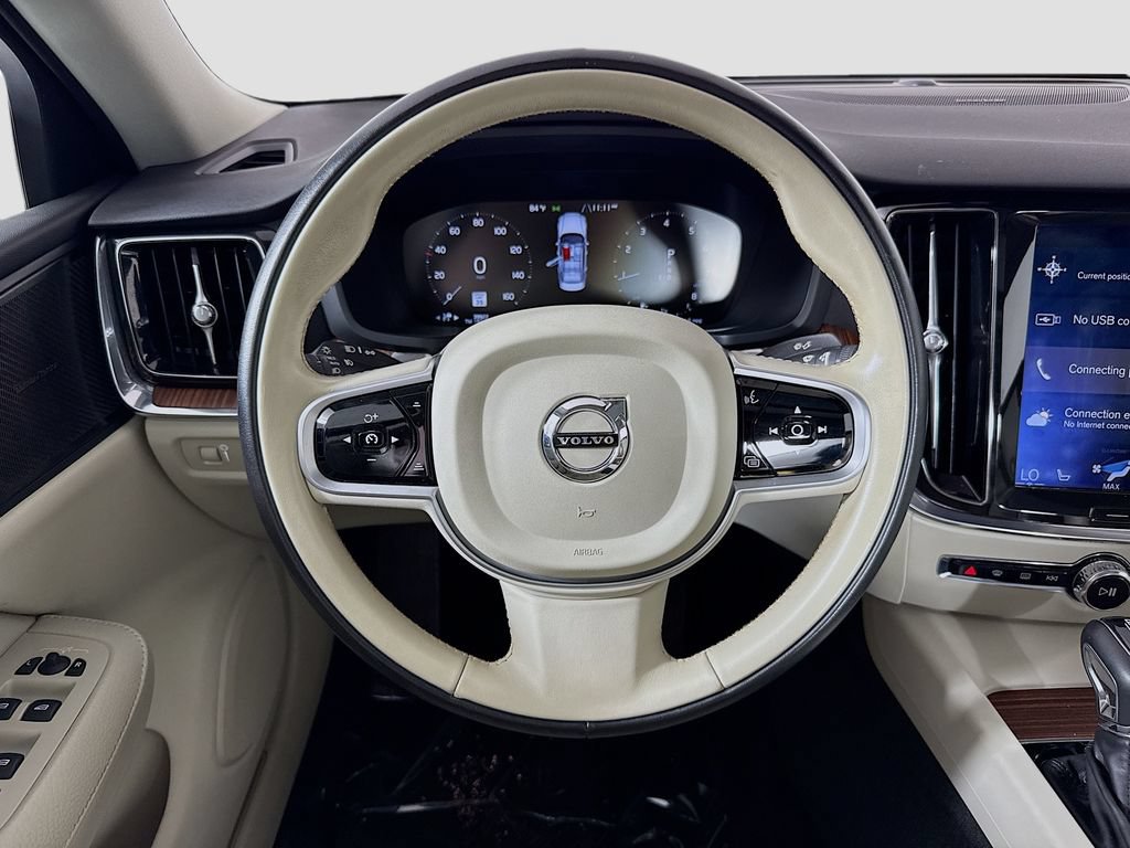 Used 2019 Volvo S60 T5 Momentum w/ Multimedia Package FWD image 11