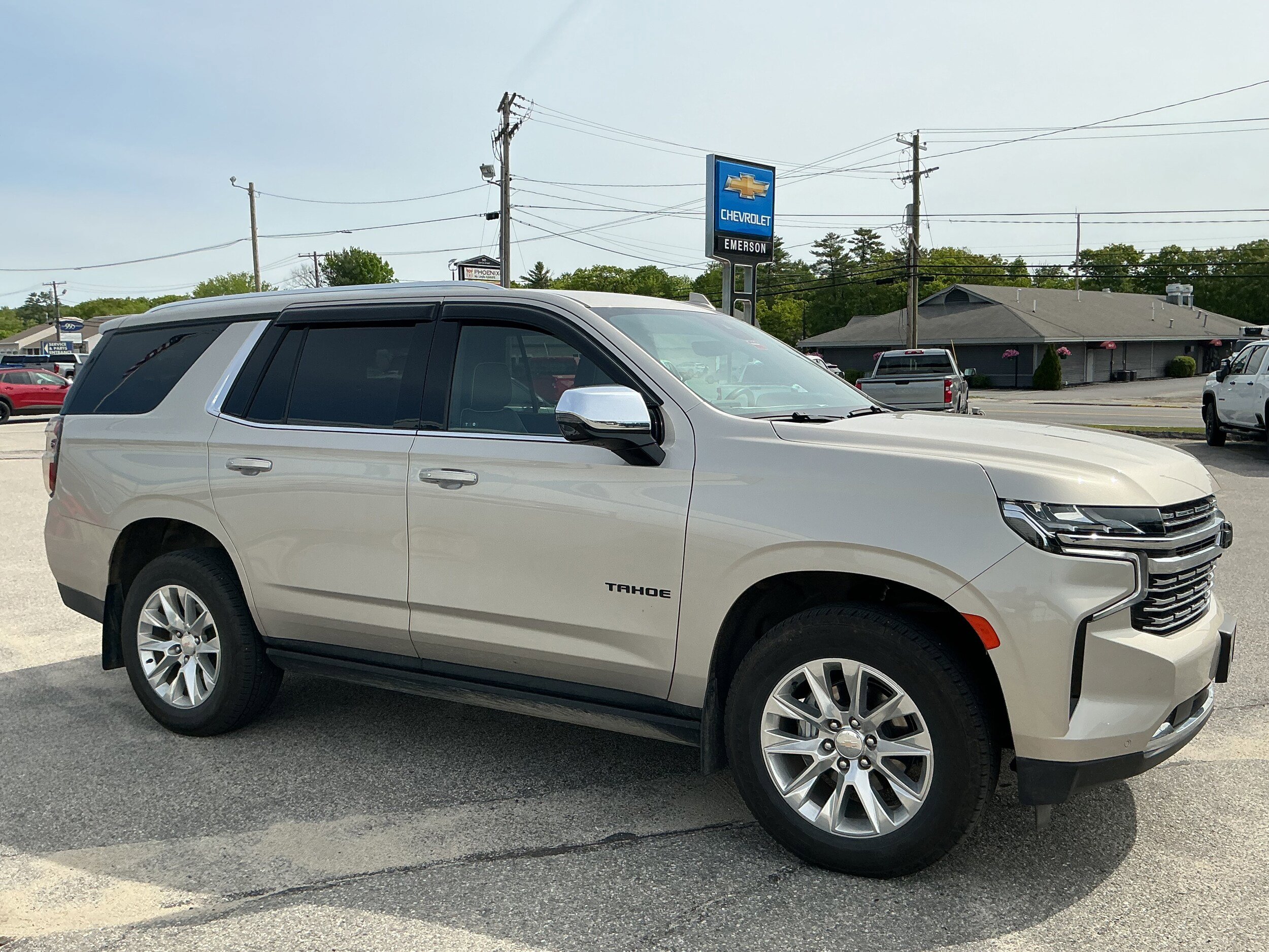 Used 2024 Chevrolet Tahoe Premier AWD/4WD image 2