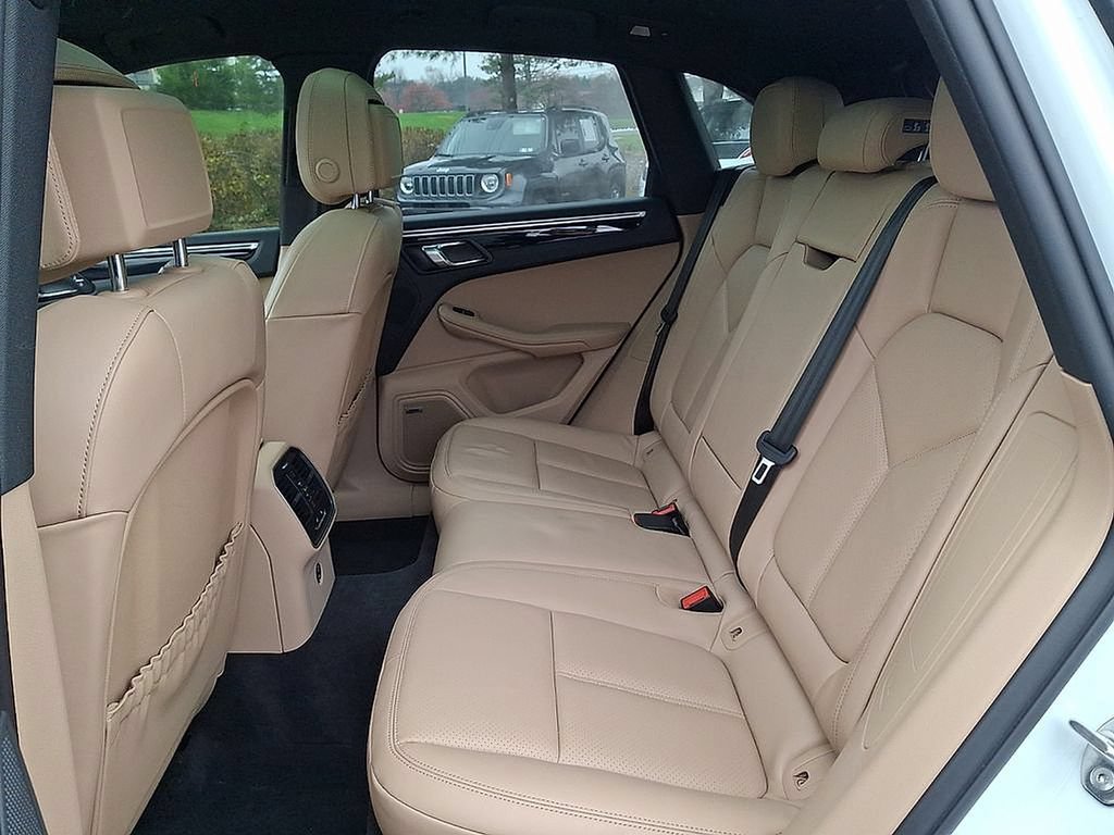 Used 2024 Porsche Macan AWD/4WD image 14