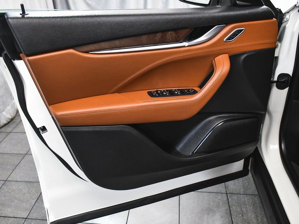 Used 2021 Maserati Levante image 9