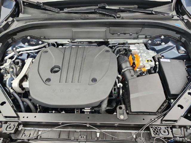 New 2027 Volvo XC60 T8 Plus AWD/4WD image 40