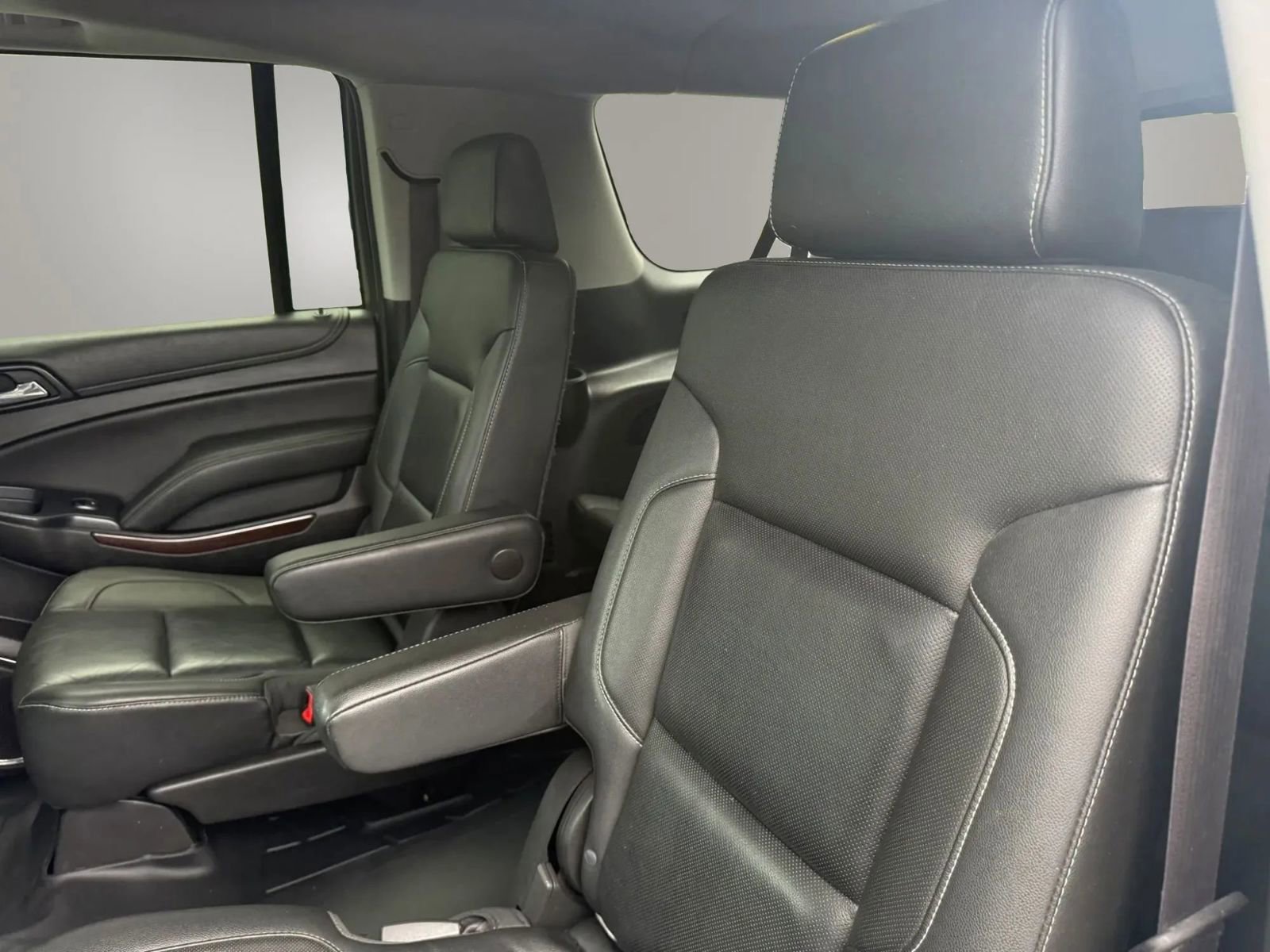 Used 2017 GMC Yukon XL SLT w/ Premium Edition AWD/4WD image 35