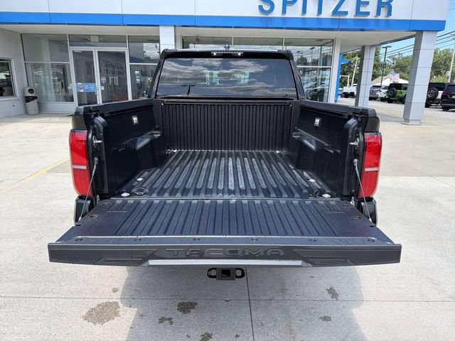 Used 2025 Toyota Tacoma TRD Sport AWD/4WD image 25