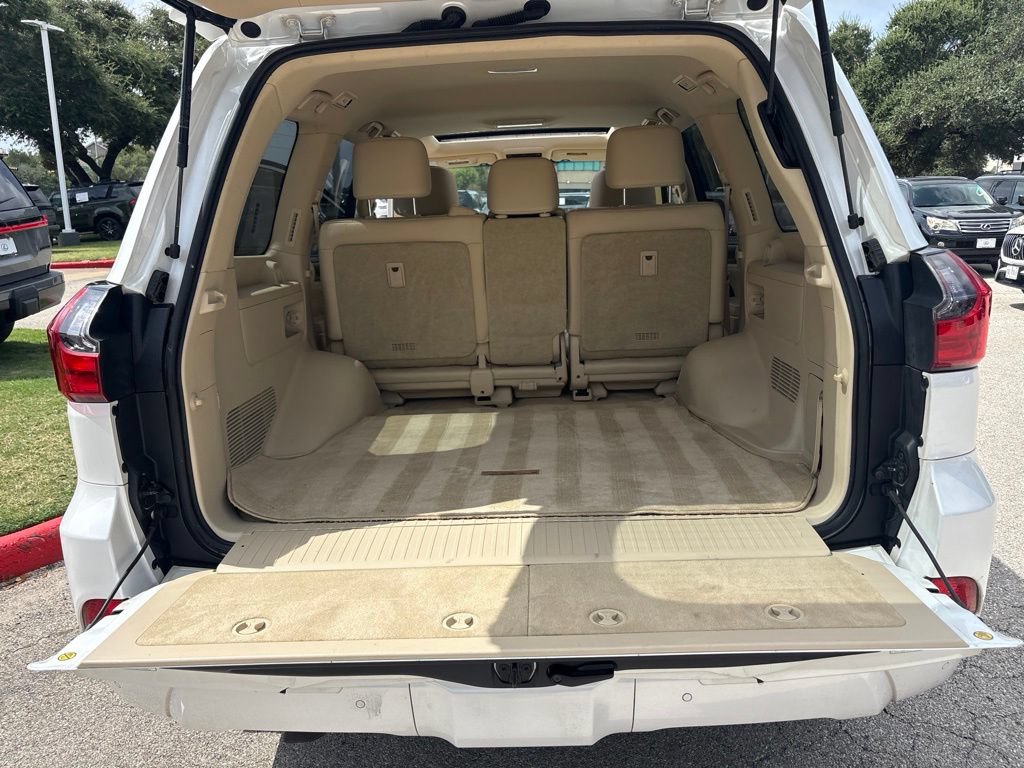 Used 2019 Lexus LX 570 4WD w/ Luxury Package image 18