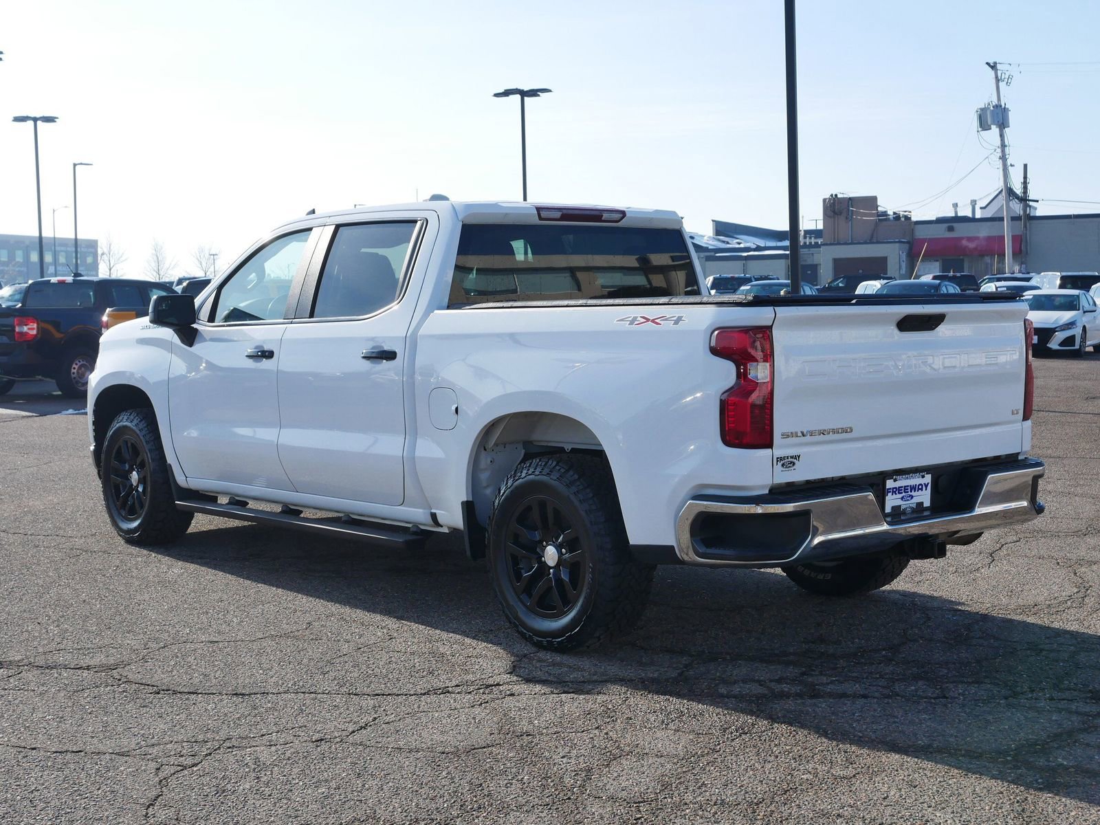 Used 2022 Chevrolet Silverado 1500 LT image 3