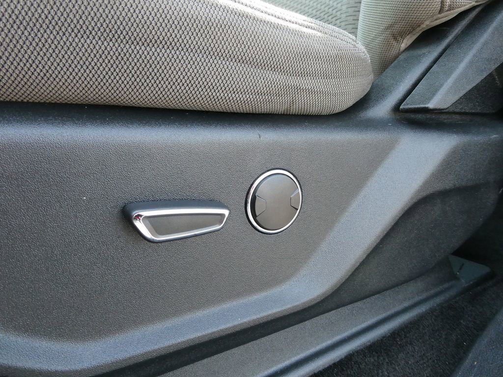 Used 2018 Ford F150 XLT w/ Trailer Tow Package image 24