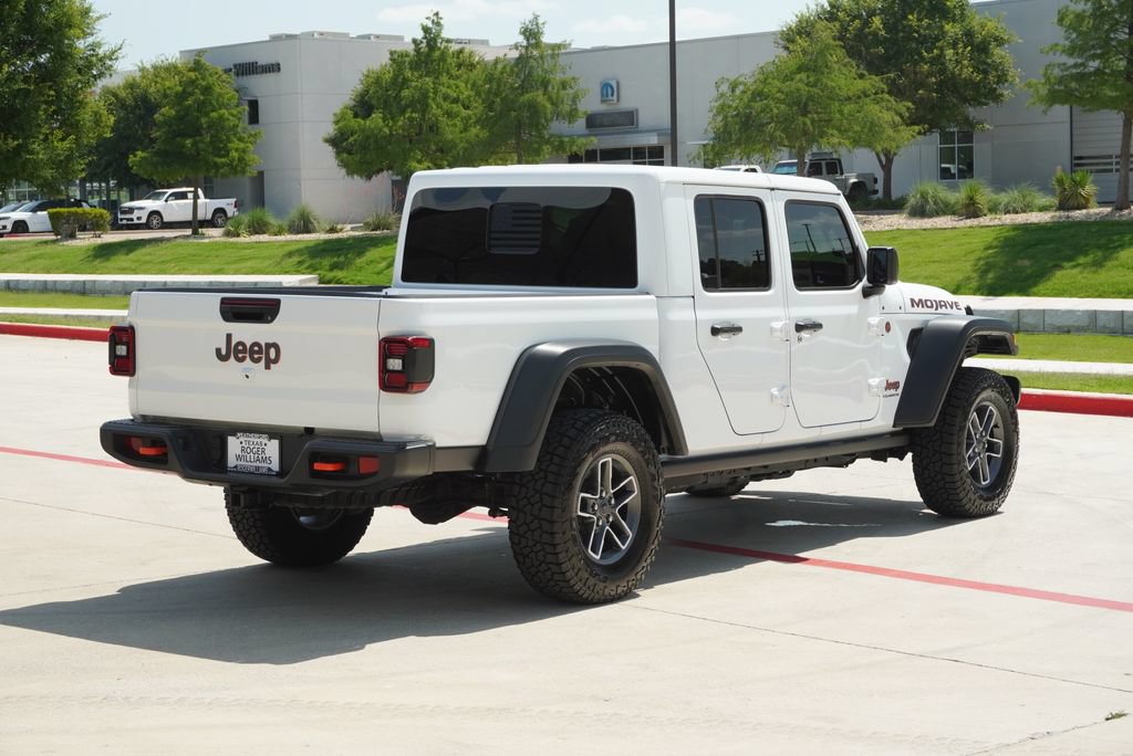 Used 2025 Jeep Gladiator Mojave w/ Convenience Group AWD/4WD image 4