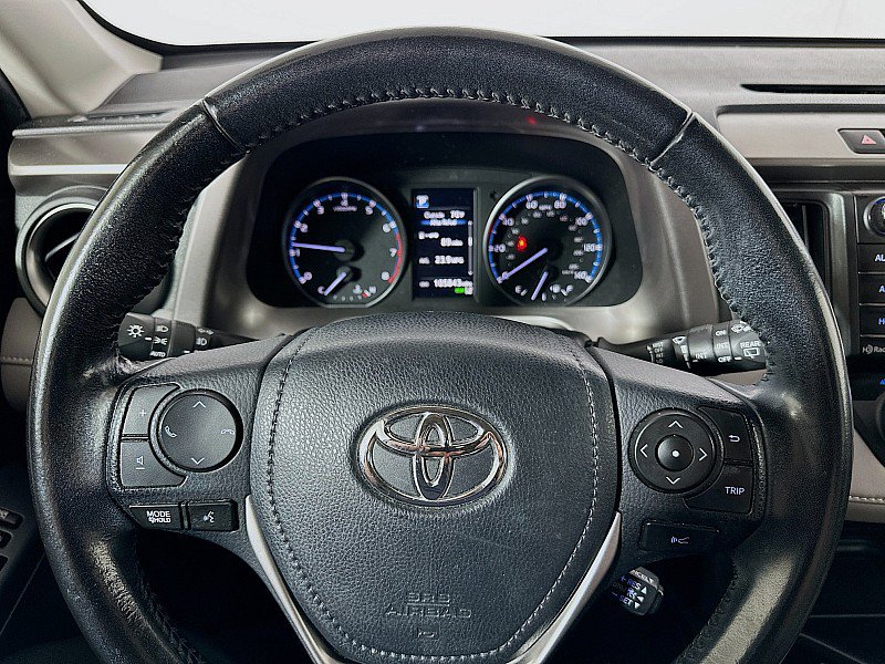 Used 2018 Toyota RAV4 XLE AWD/4WD image 12