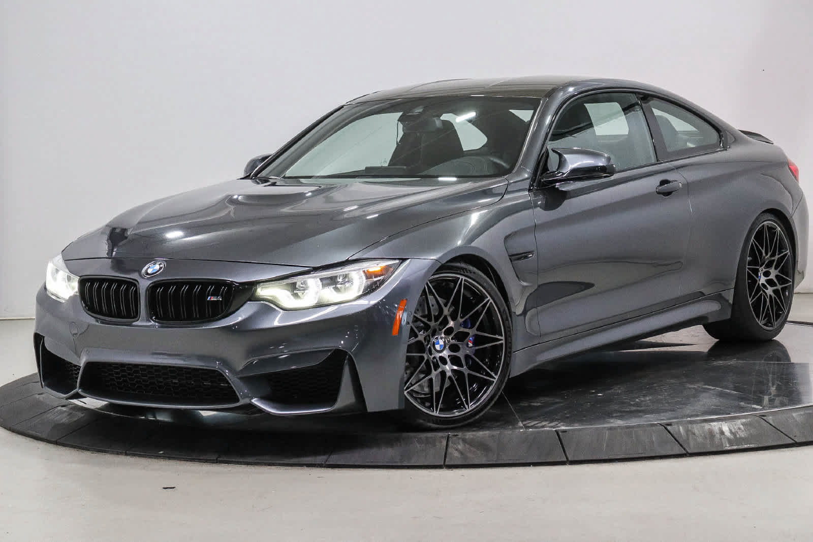 Used 2020 BMW M4 Coupe w/ Competition Package RWD image 1