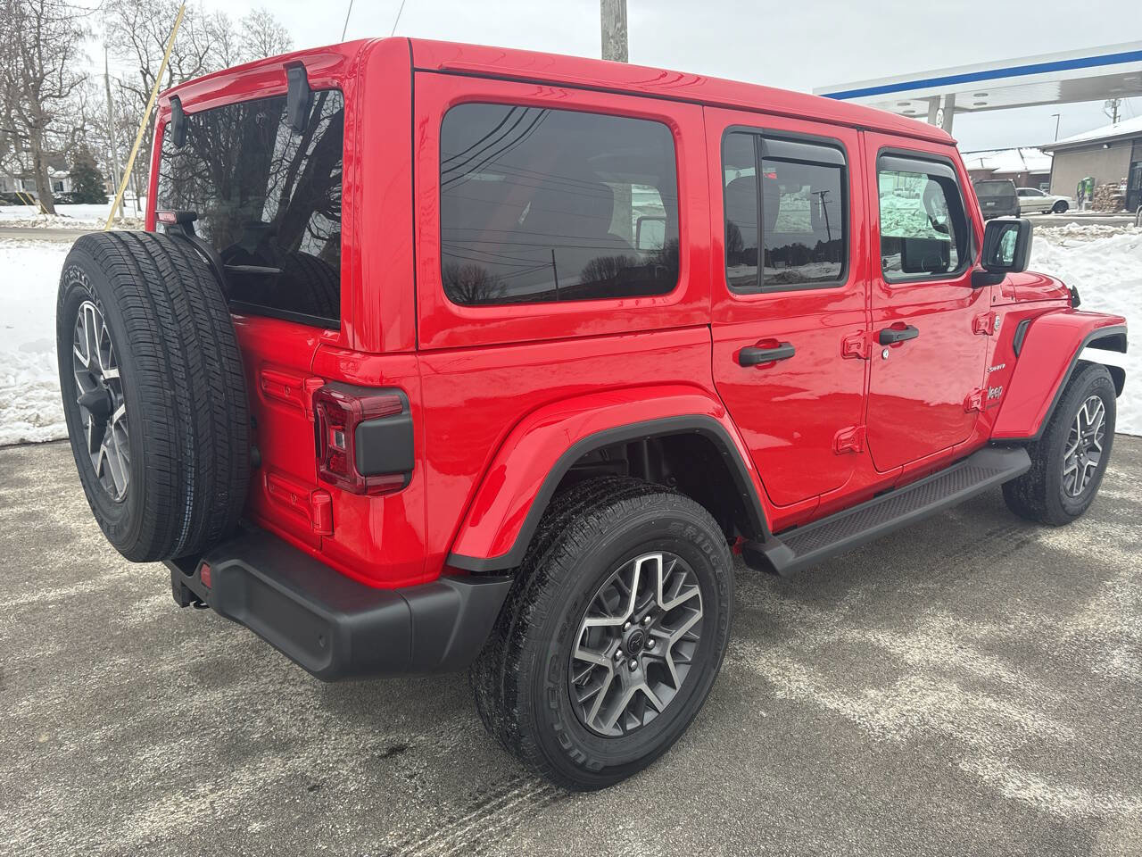 Used 2024 Jeep Wrangler Unlimited Sahara w/ Safety Group AWD/4WD image 7