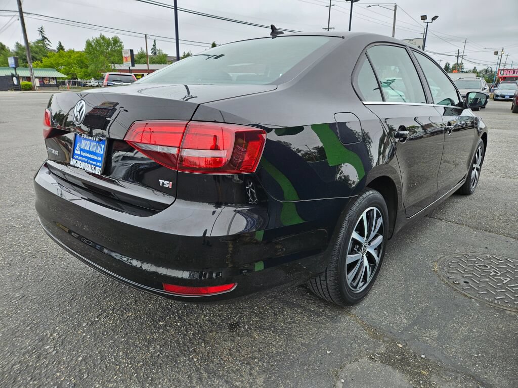 Used 2017 Volkswagen Jetta SE FWD image 5