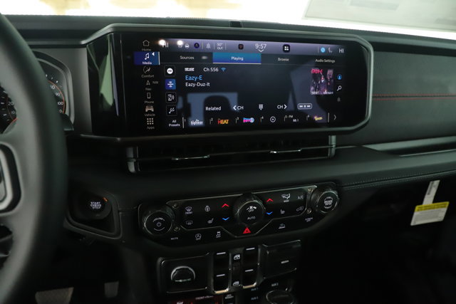 New 2026 Jeep Gladiator Rubicon w/ Technology Group image 19