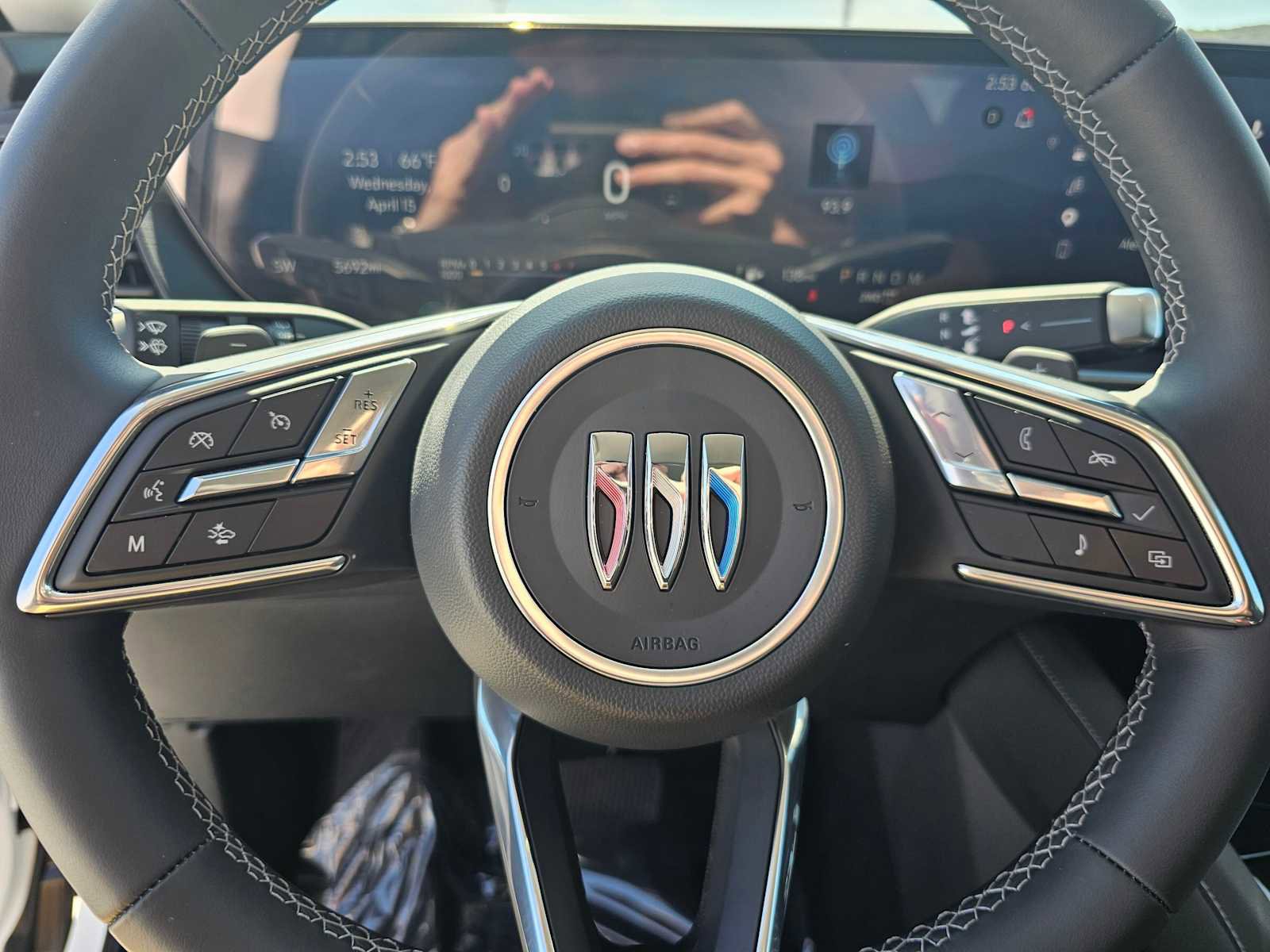 Used 2025 Buick Envision Preferred image 22