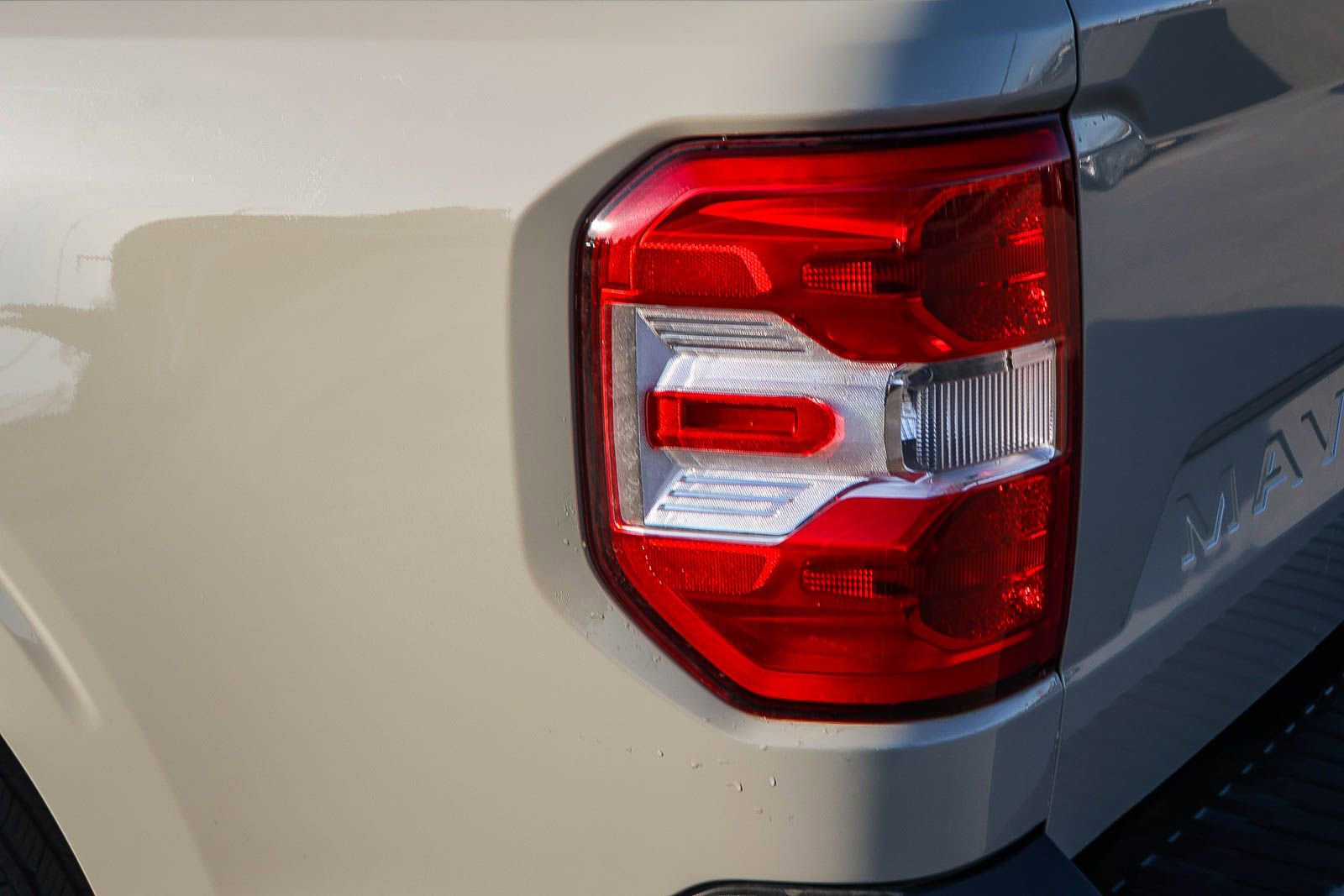 Used 2024 Ford Maverick Lariat w/ 4K Tow Package image 11