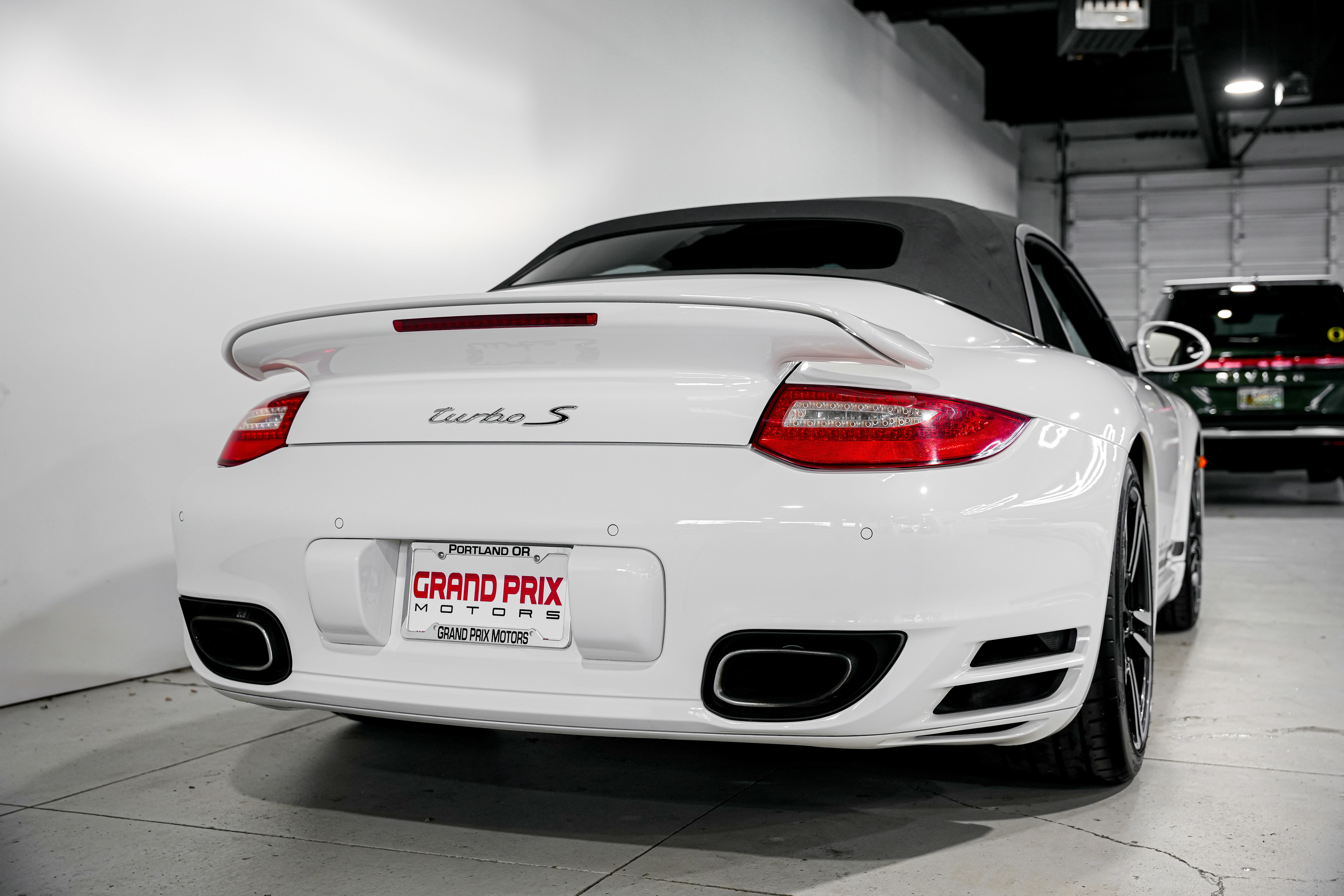 Used 2011 Porsche 911 Turbo S image 40