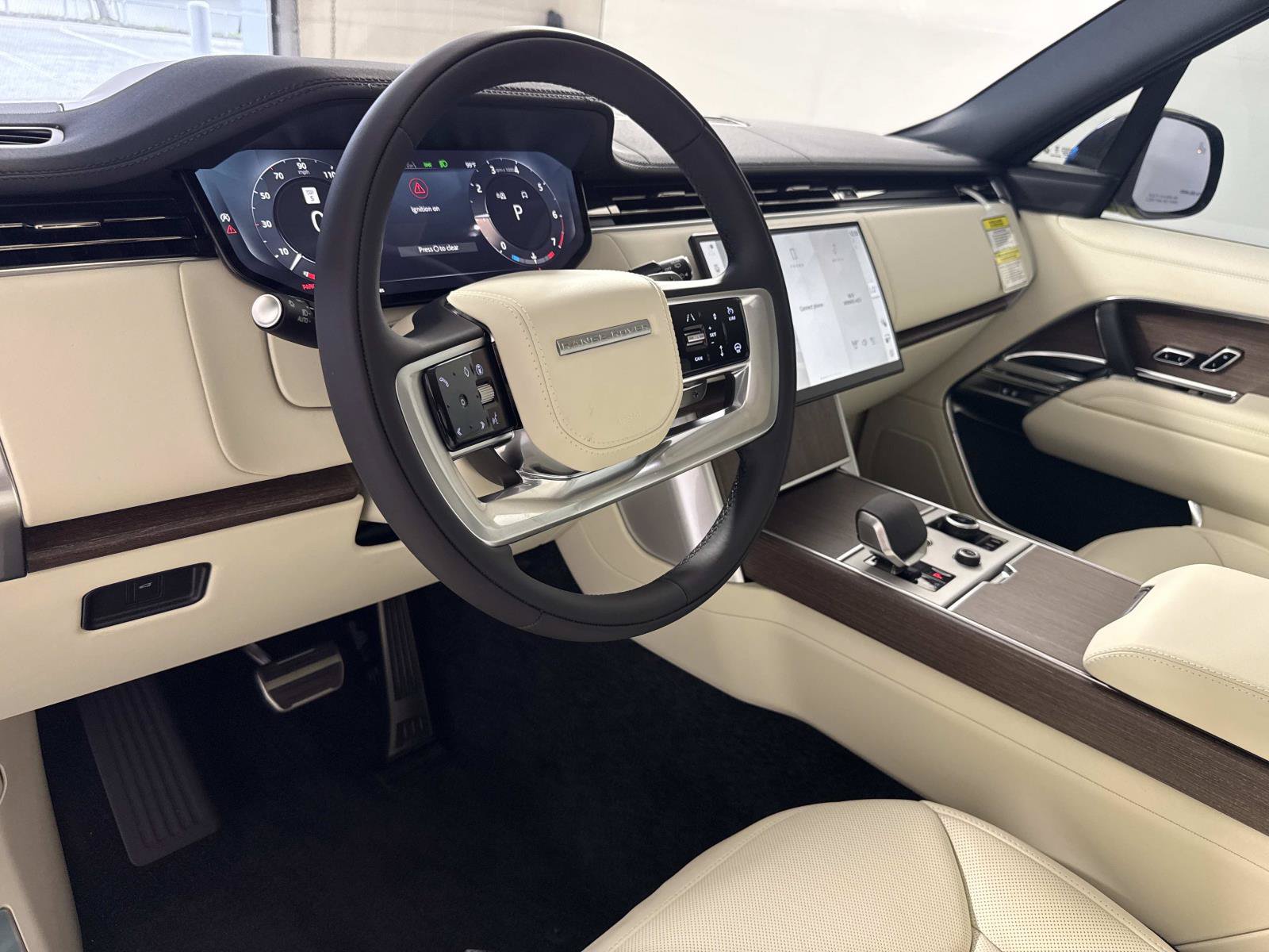 New 2027 Land Rover Range Rover Long Wheelbase SE AWD/4WD image 23
