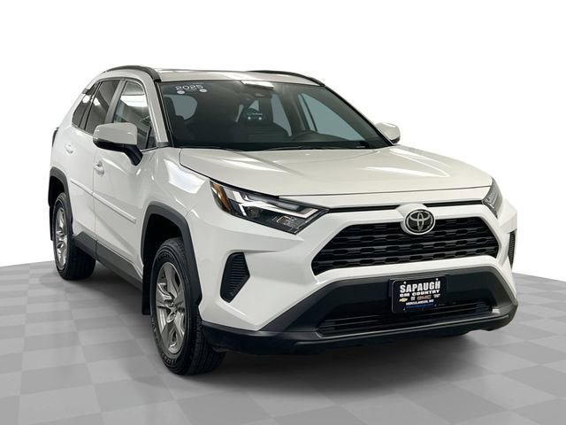 Used 2025 Toyota RAV4 XLE w/ Convenience Package AWD/4WD image 1