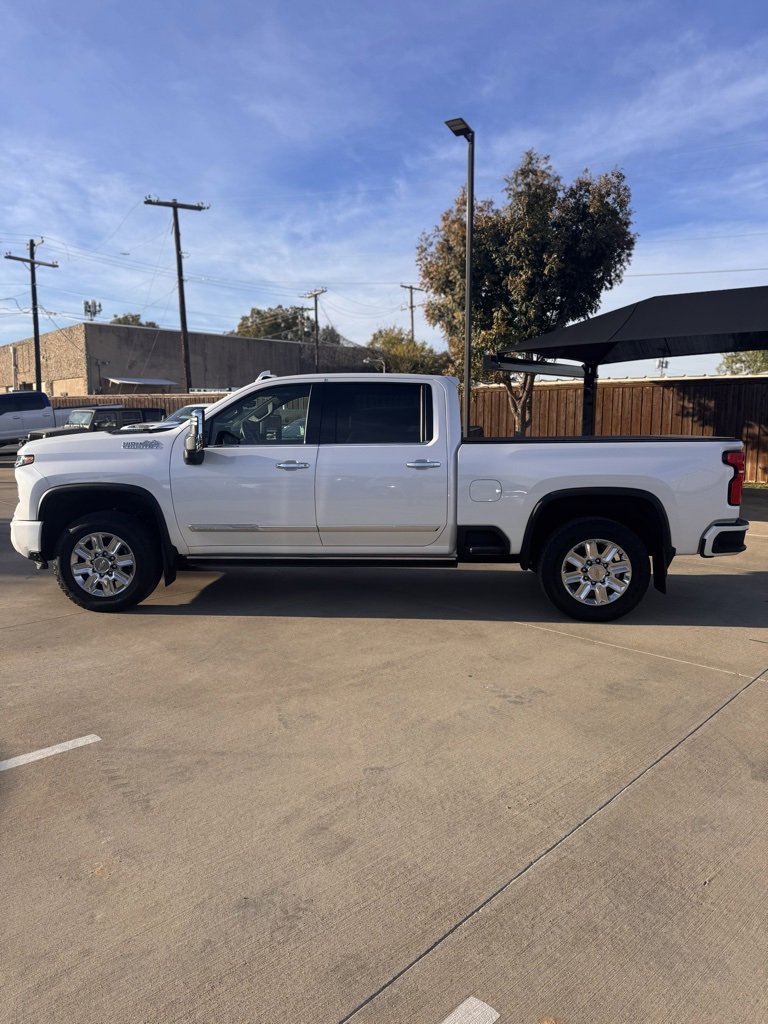 Used 2024 Chevrolet Silverado 2500 High Country w/ Technology Package image 4