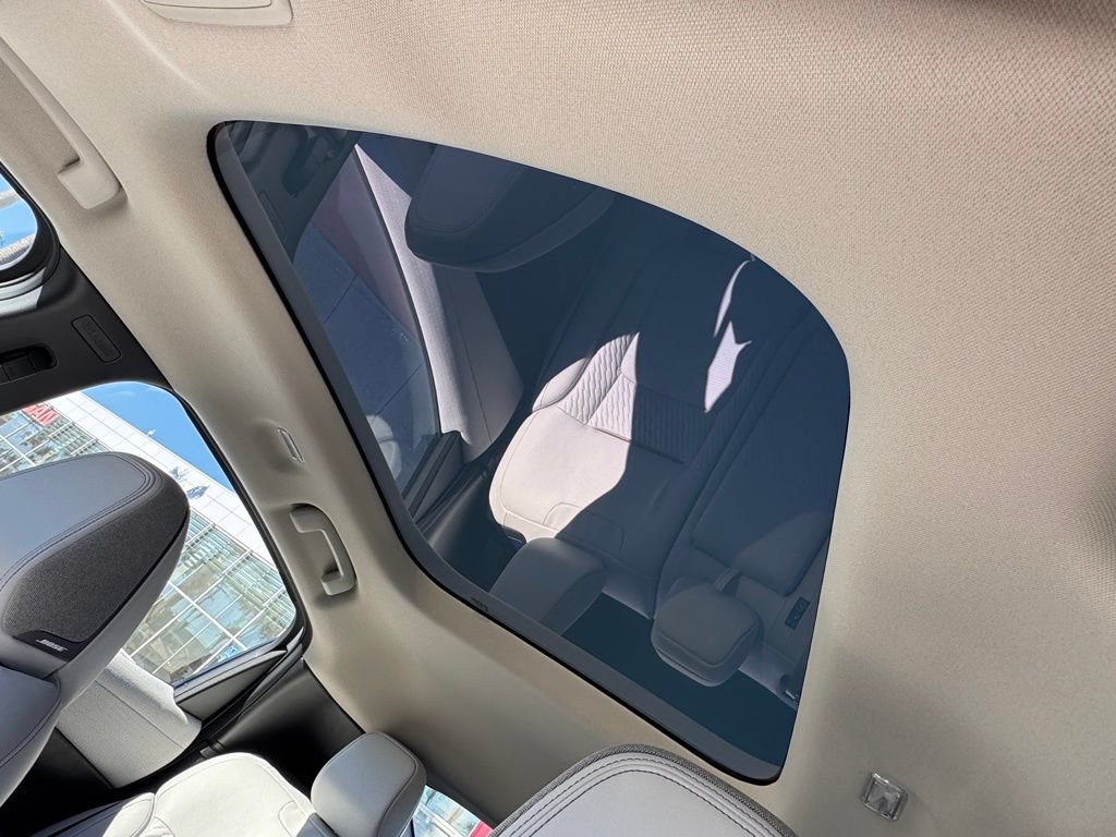 New 2026 Nissan Leaf Platinum+ w/ Cargo Package (Platinum+) FWD image 10
