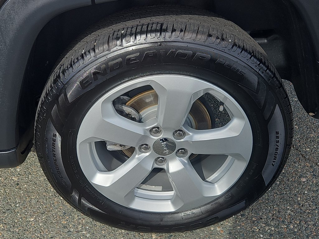 Used 2019 Jeep Compass Latitude w/ Safety & Security Group AWD/4WD image 8