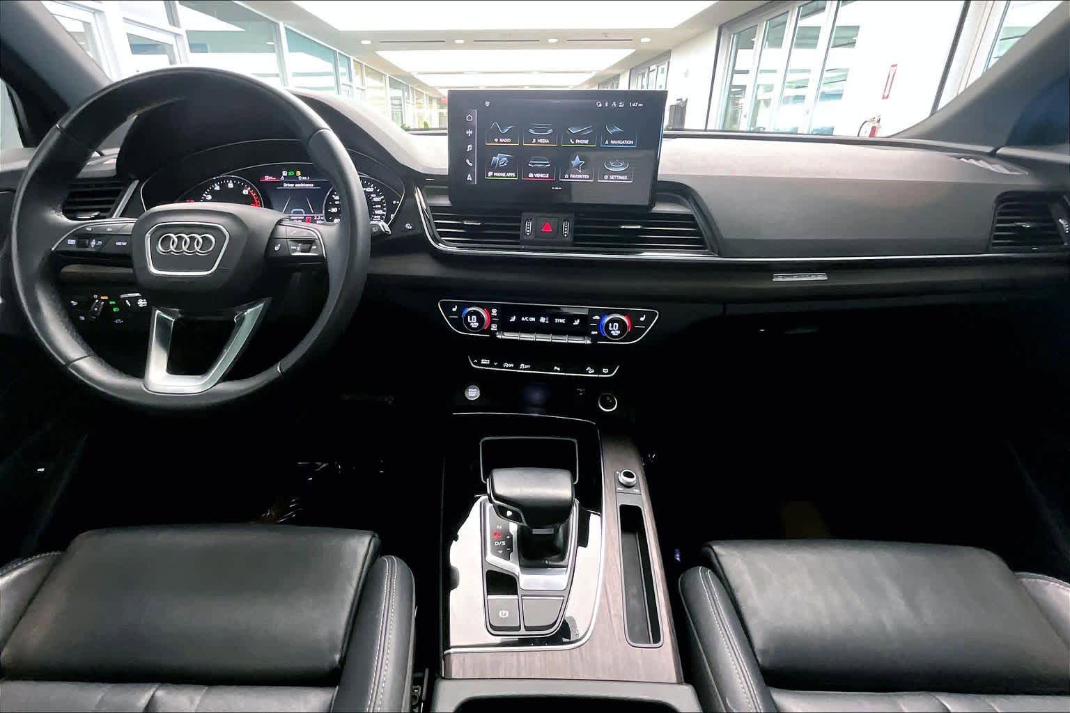 Used 2023 Audi Q5 2.0T Premium w/ Convenience Package AWD/4WD image 17