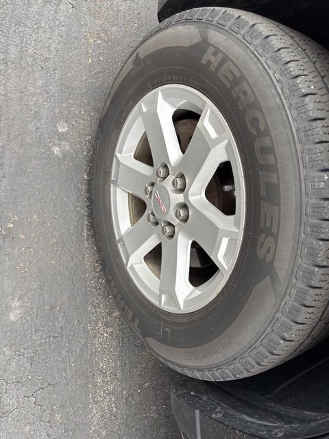 Used 2015 GMC Acadia SLE image 4