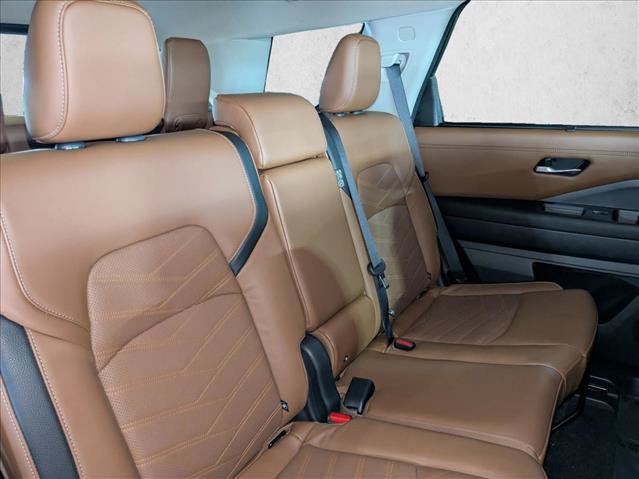 Used 2023 Nissan Pathfinder Platinum w/ Cargo Package FWD image 22