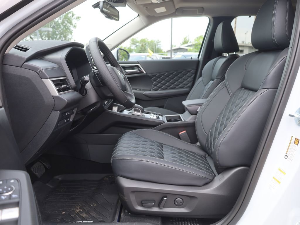 New 2025 Mitsubishi Outlander SEL image 30