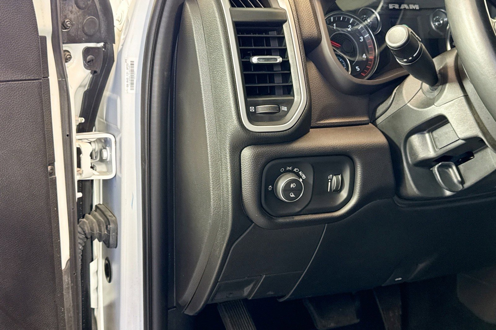 Used 2023 RAM 2500 Big Horn w/ Level 1 Equipment Group image 9