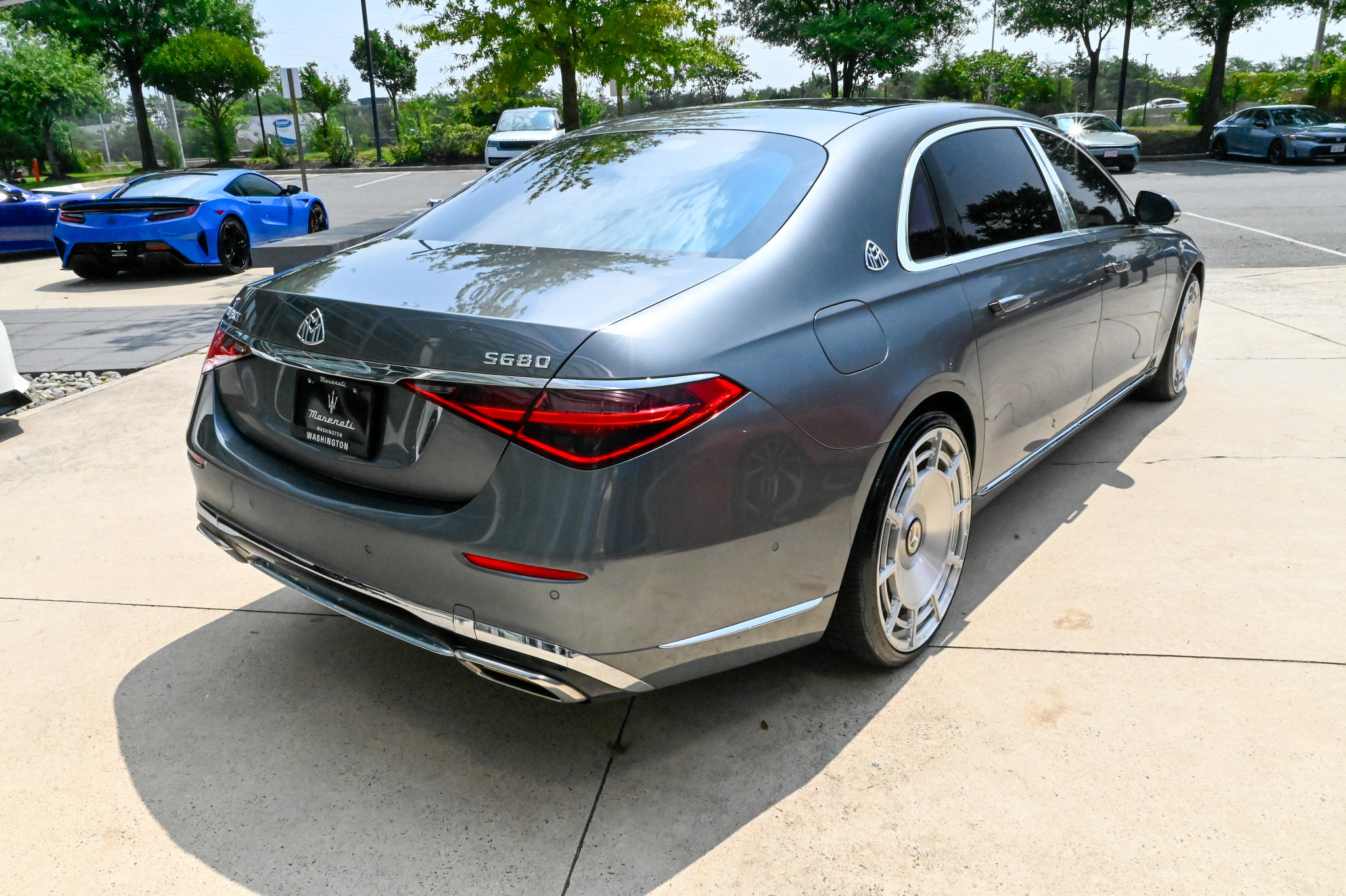 Used 2023 Mercedes-Benz Maybach S 680 4MATIC w/ Manufaktur Leather Package image 5