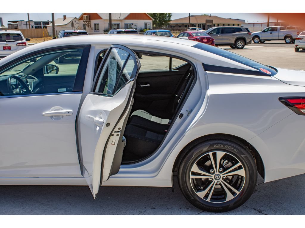 Used 2022 Nissan Sentra SV FWD image 15
