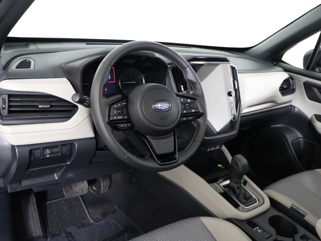 Used 2025 Subaru Forester Premium image 27