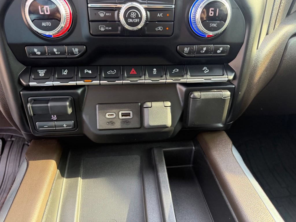 Used 2023 GMC Sierra 3500 Denali w/ Denali Ultimate Package AWD/4WD image 38