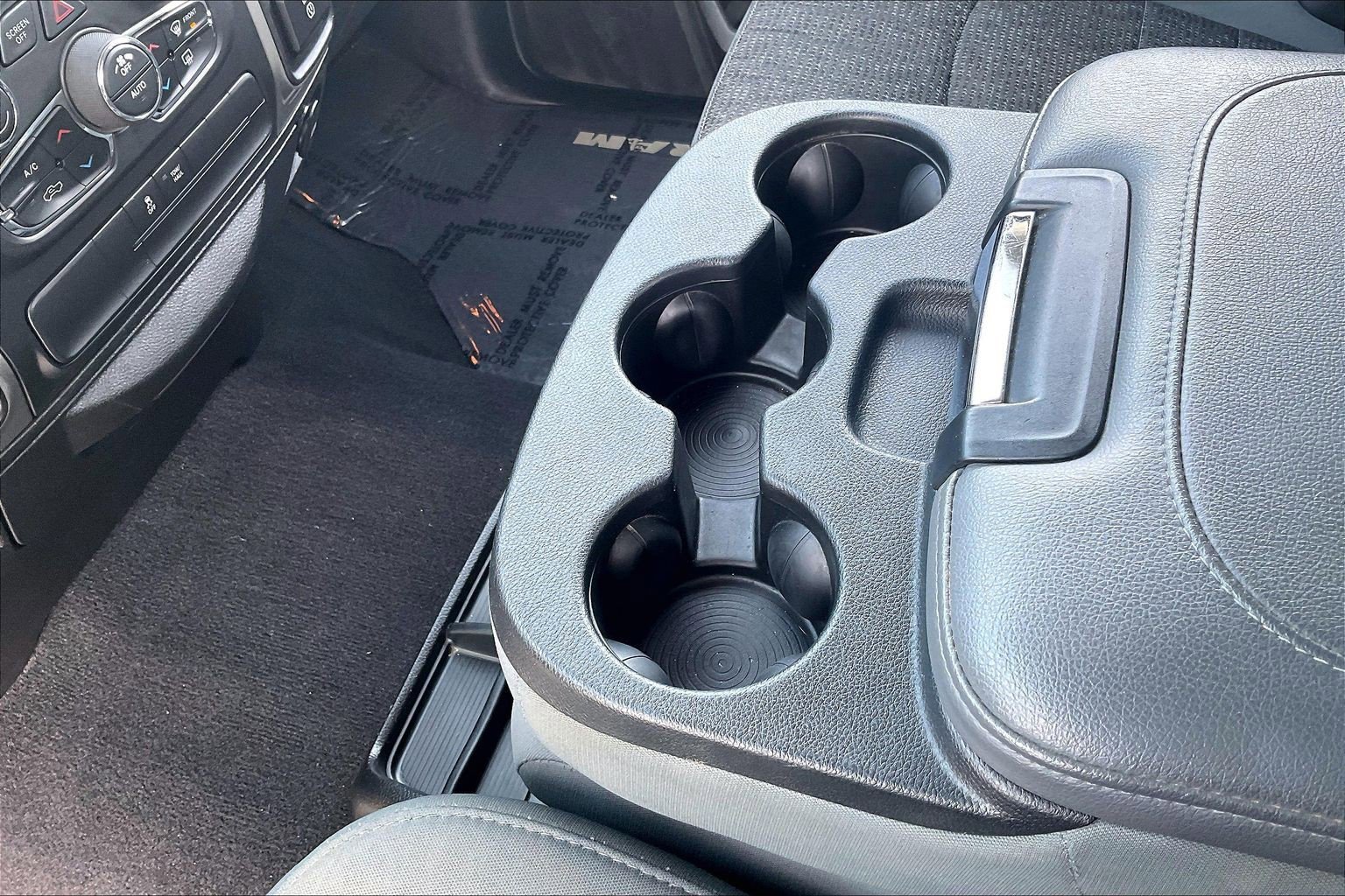 Used 2019 RAM 1500 Classic SLT w/ Luxury Group image 13