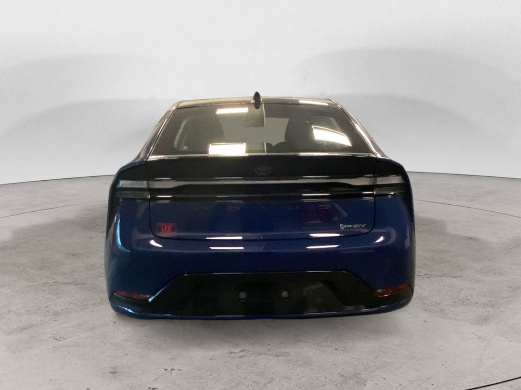 New 2025 Toyota Prius Plug-In Hybrid FWD image 4