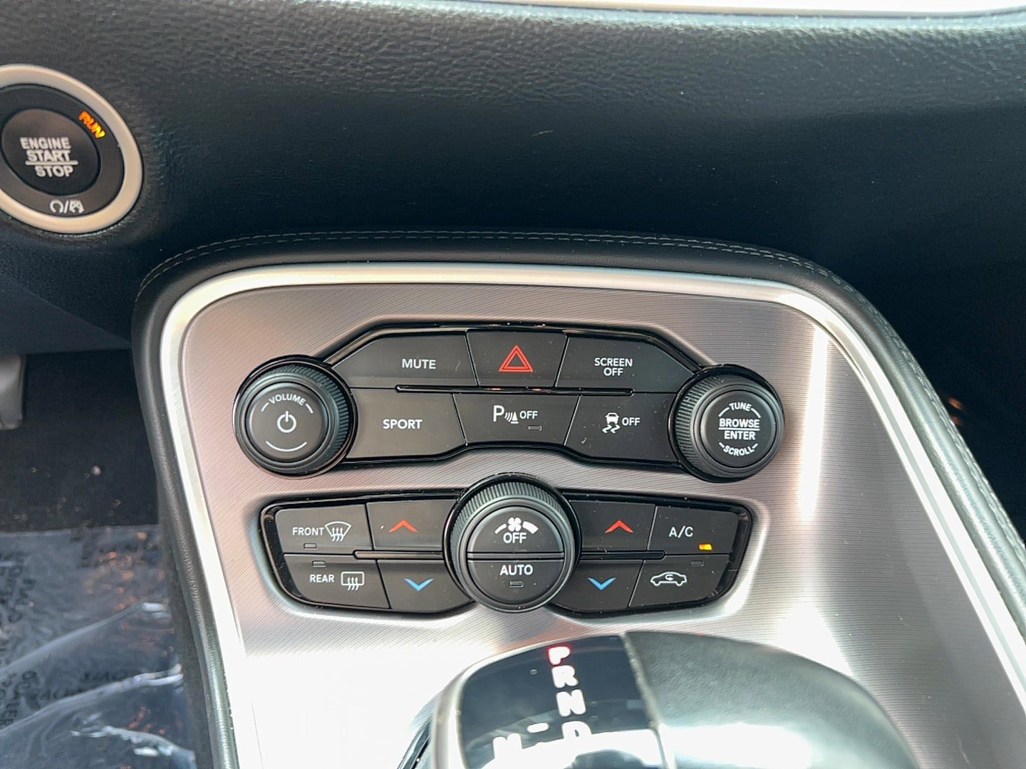 Used 2019 Dodge Challenger R/T w/ Driver Convenience Group RWD image 17